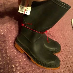 Kids size 10 snow/rain boot